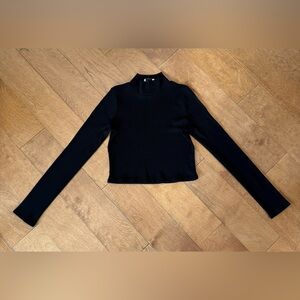 LANSTON black ribbed mock-neck long sleeve crop top
